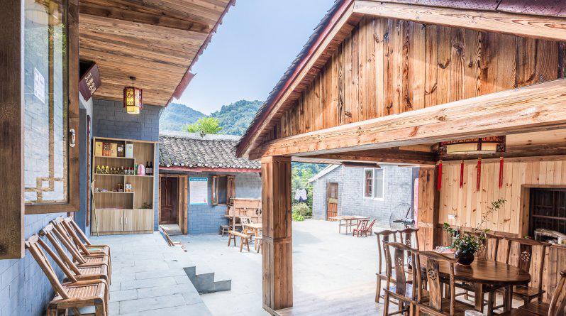 Wudangshan Tianle Hotel Shiyan  エクステリア 写真