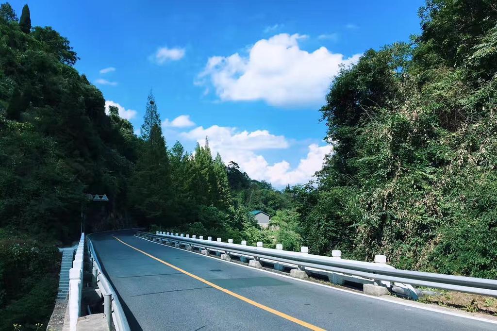 Wudangshan Tianle Hotel Shiyan  エクステリア 写真